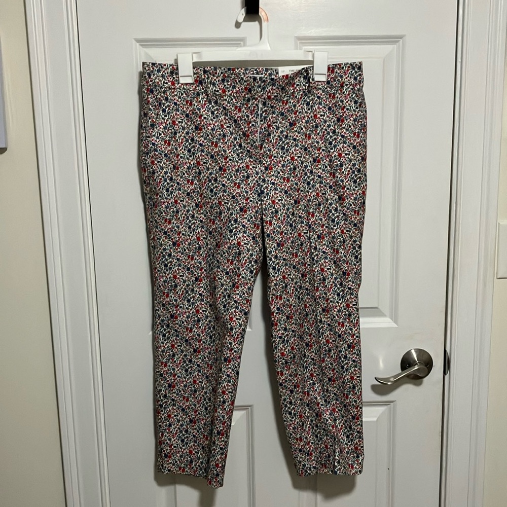 LOFT Riviera Slim cropped chinos in a floral print, size 12P